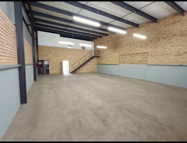 INDUSTRIAL PROPERTY TO RENT IN CHAMDOR